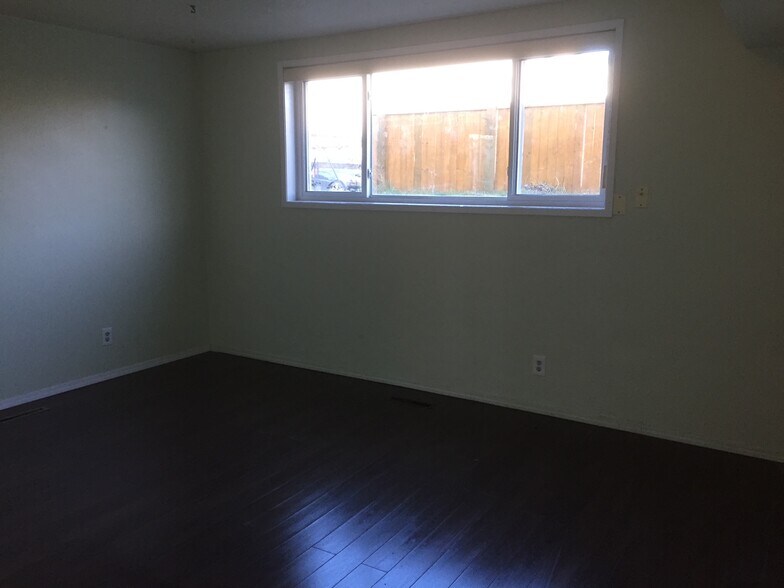 More Photos Of 13007 83rd St NW, Edmonton Apartments For Sale