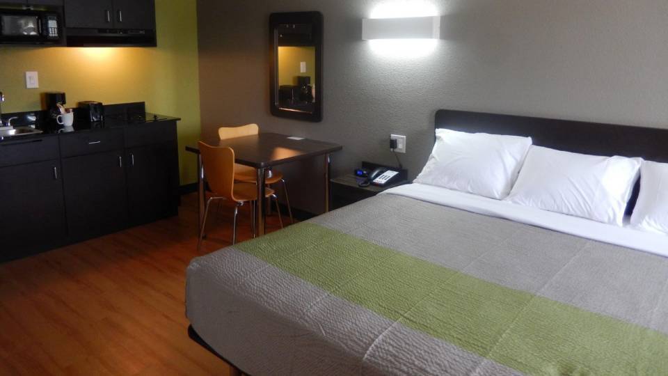 More Photos Of 6 N Sam Houston Pky E, Houston Hotel For Sale