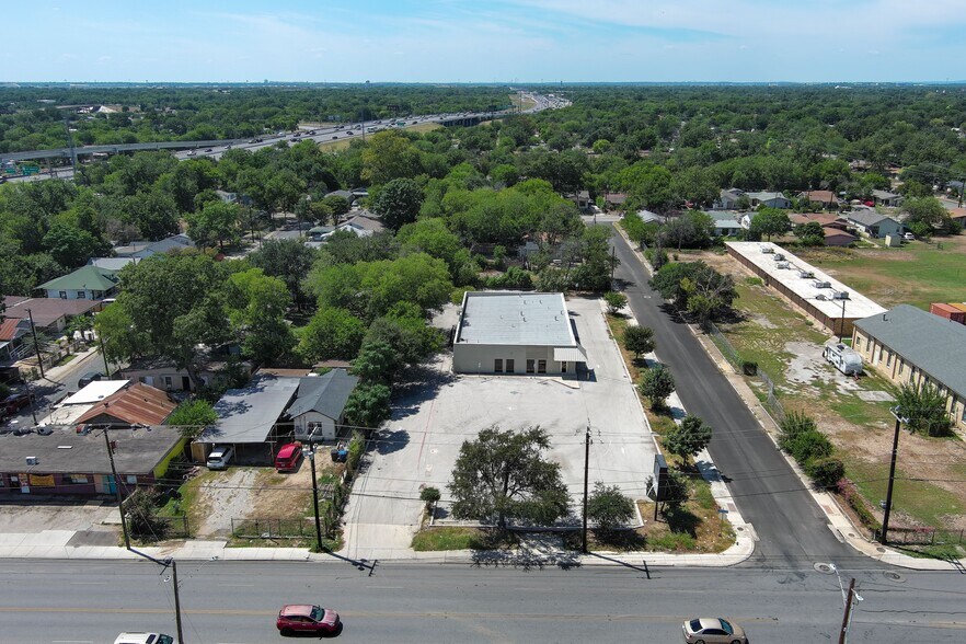 More Photos Of 2207 S Zarzamora St, San Antonio Medical For Sale