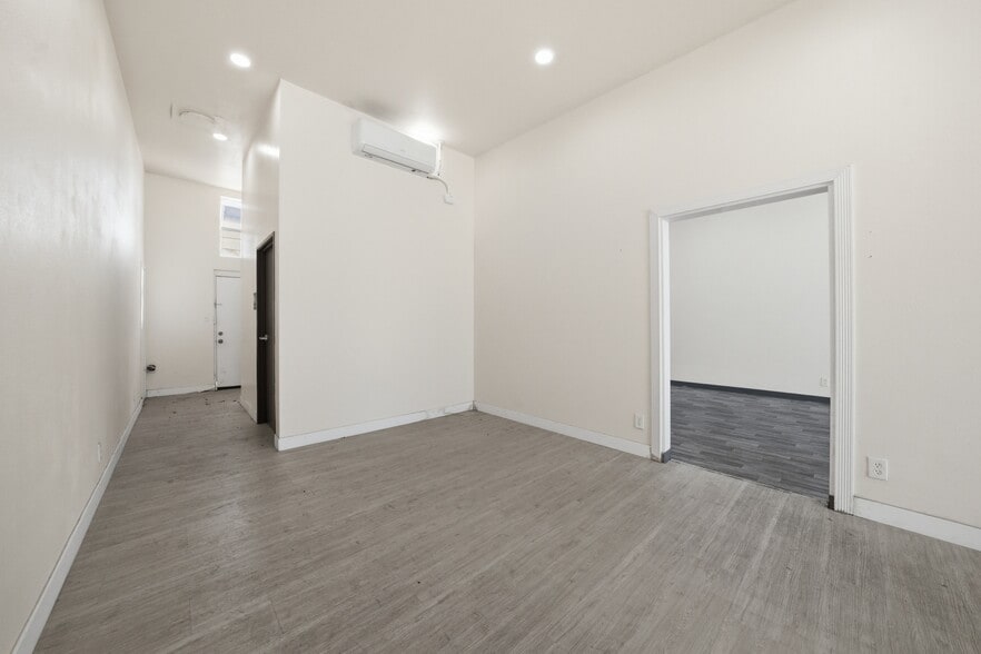 More Photos Of 340-344 E Foothill Blvd, Arcadia Freestanding For Sale