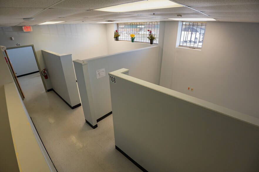 More Photos Of 2140 W Washington St, Orlando Distribution For Lease