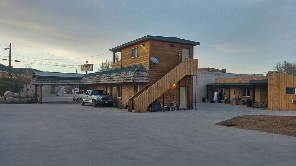 More Photos Of 1555 Aultman St, Ely Hotel For Sale