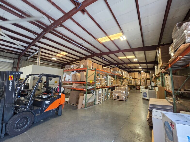 More Photos Of 2012 58th Ave Cir E, Bradenton Warehouse For Lease