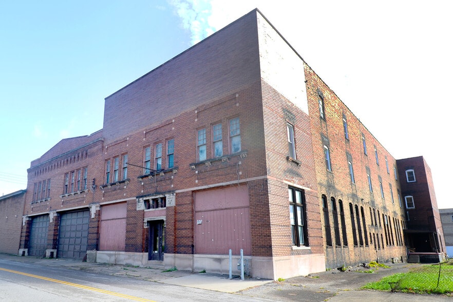 Primary Photo Of 312 N 7th St, Steubenville Warehouse For Sale