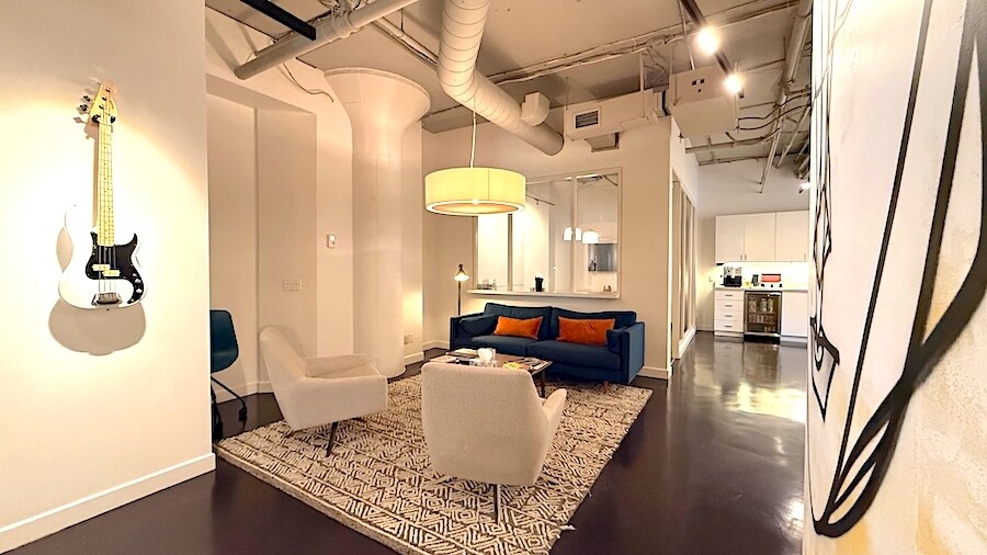 More Photos Of 119 Spadina Ave, Toronto Loft Creative Space For Lease
