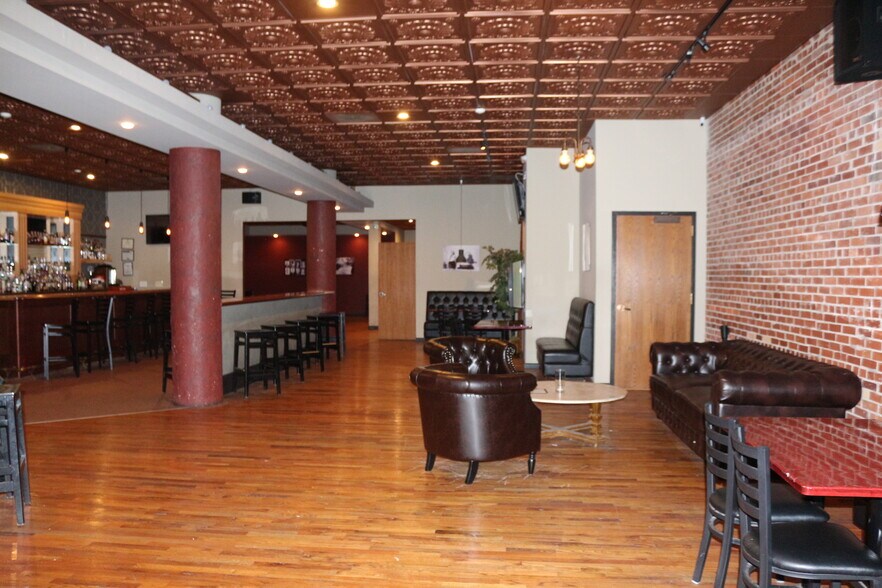 More Photos Of 427 E Monroe St, Springfield Office For Sale