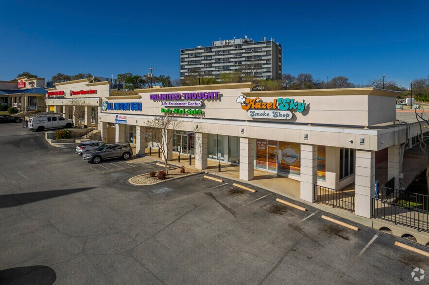 More Photos Of 7049-7075 San Pedro Ave, San Antonio Storefront For Lease