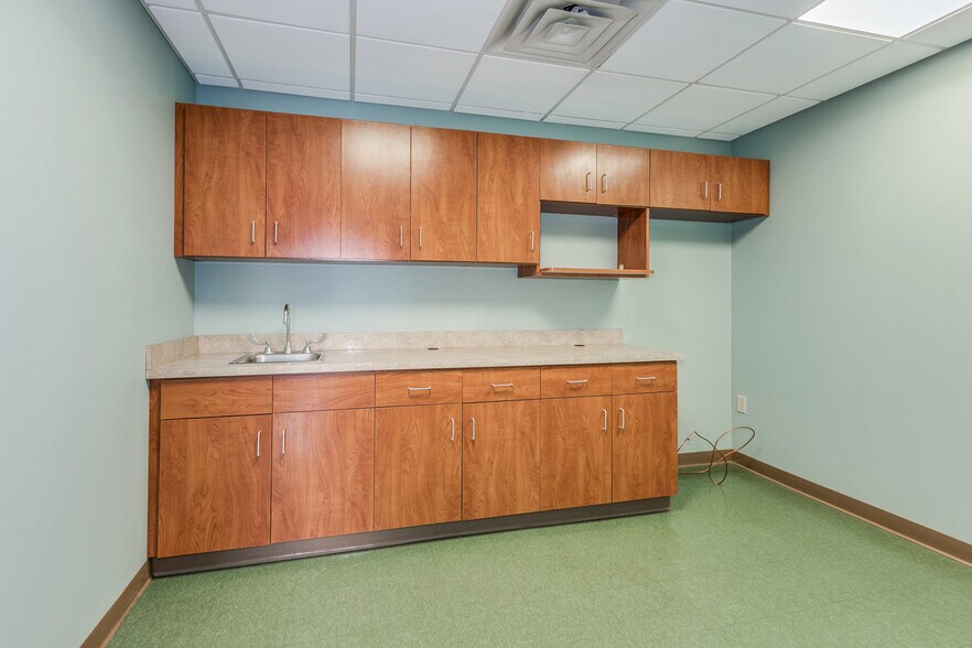 More Photos Of 7300 France Ave S, Edina Medical For Lease