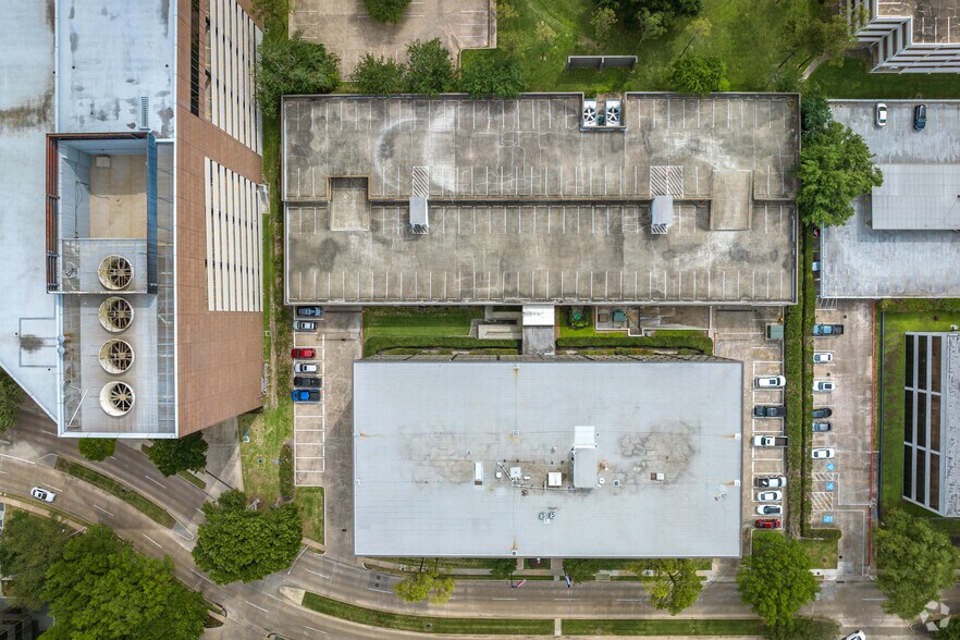 More Photos Of 1717 St. James Place, Houston Office For Lease