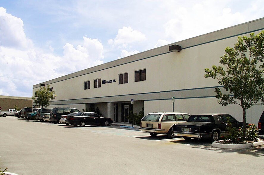 More Photos Of 7200-7208 NW 84th Ave, Miami Warehouse For Lease