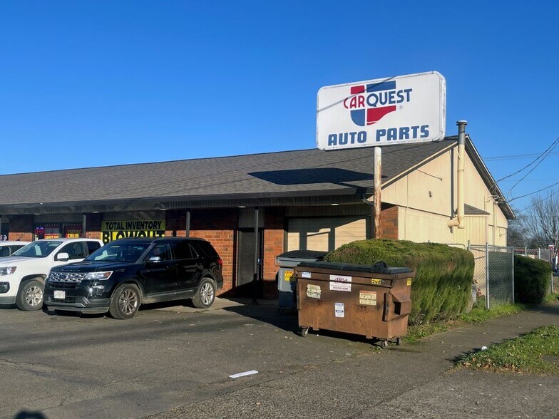 More Photos Of 235 SW Oak St, Hillsboro Auto Repair For Lease