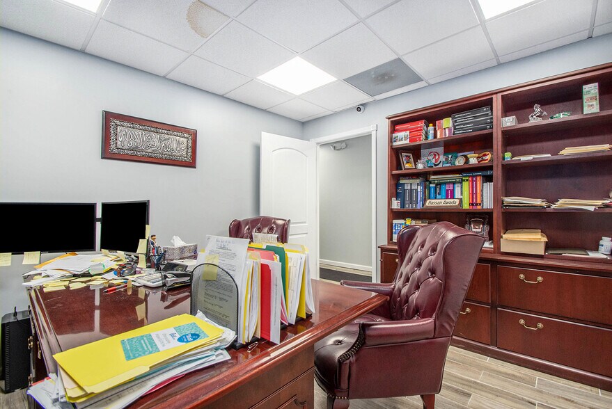 More Photos Of 14729 Champaign Rd, Allen Park Storefront Retail Office For Lease