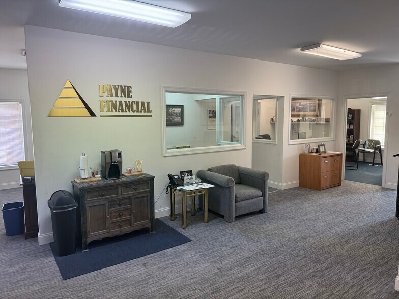 More Photos Of 8629 Sudley Rd, Manassas Office For Sale