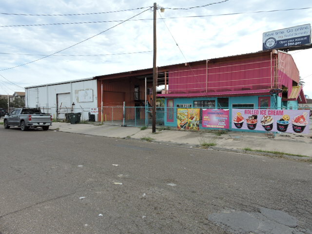 Primary Photo Of 1719 N Arkansas Ave, Laredo Flex For Sale