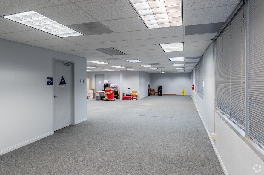 More Photos Of 2020 N Broadway, Santa Ana Office For Sale