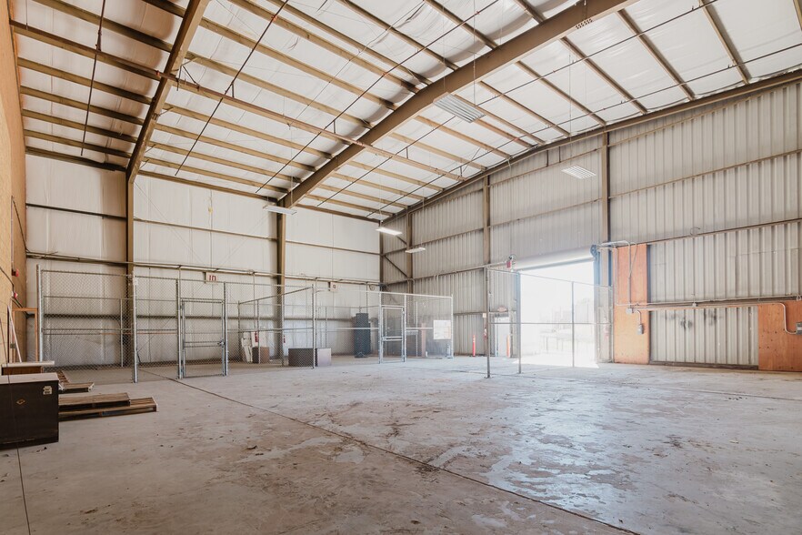 More Photos Of 151-161 Airport Rd, King City Warehouse For Lease