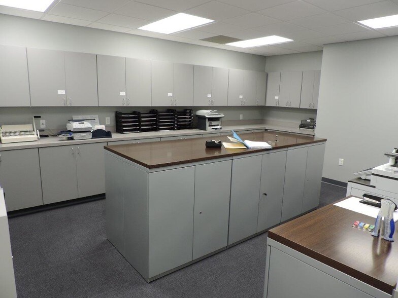 More Photos Of 10800 Financial Centre Pkwy, Little Rock Office For Lease