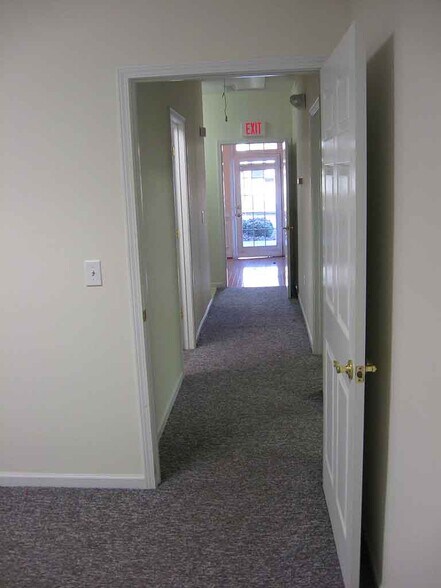 More Photos Of 1301 Shiloh Rd, Kennesaw Office Residential For Lease