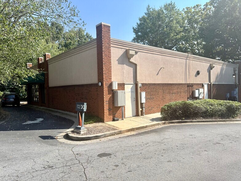 More Photos Of 3660 Cascade Rd, Atlanta Storefront For Lease