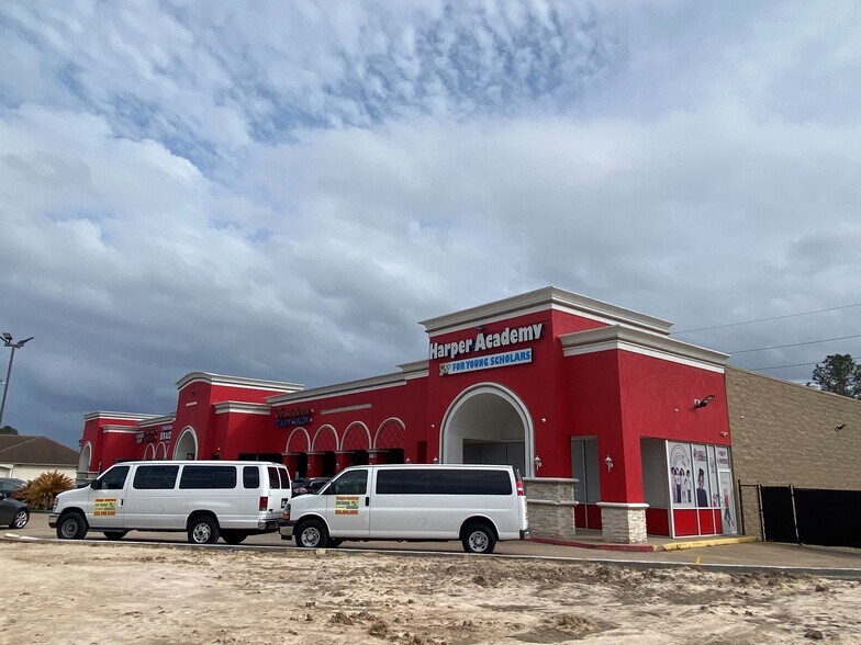 More Photos Of 19125 W Little York Rd, Katy Storefront For Lease
