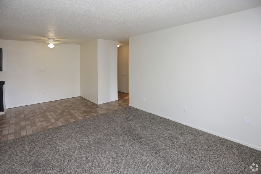More Photos Of 2025 Jerry Murphy Rd, Pueblo Apartments For Sale