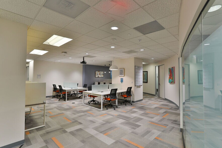 More Photos Of 8609 Westwood Center Dr, Vienna Office For Lease