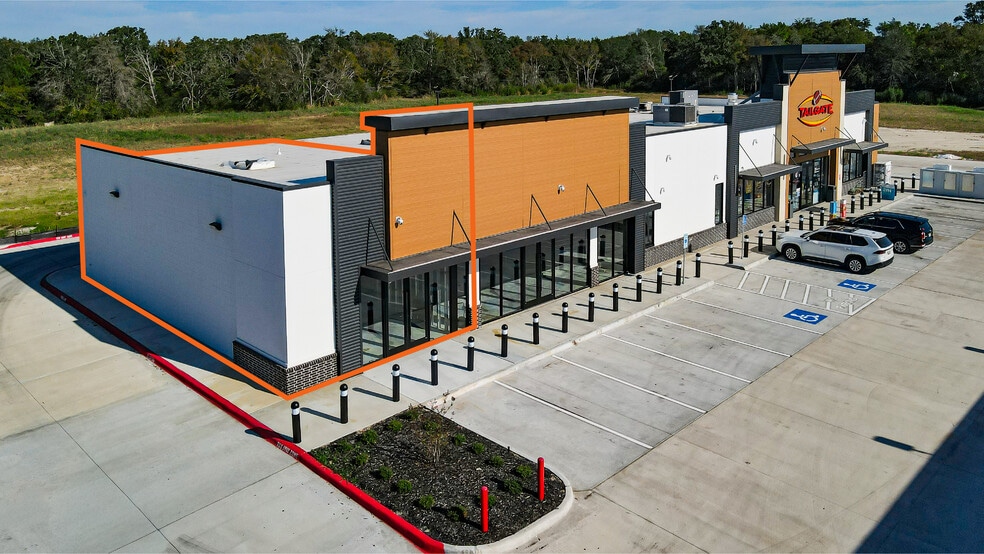 More Photos Of 5688 Raymond Stotzer Pkwy, College Station Freestanding For Lease