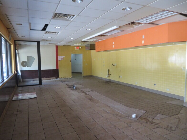 More Photos Of 568-570 Union Ave, Middlesex Freestanding For Lease