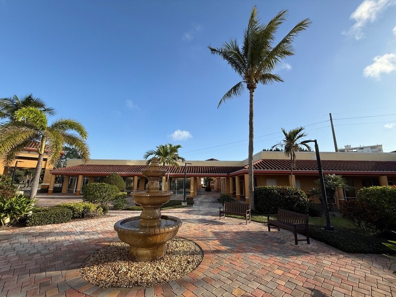 More Photos Of 801-829 Atlantic Ave, Cocoa Beach Storefront Retail Office For Lease