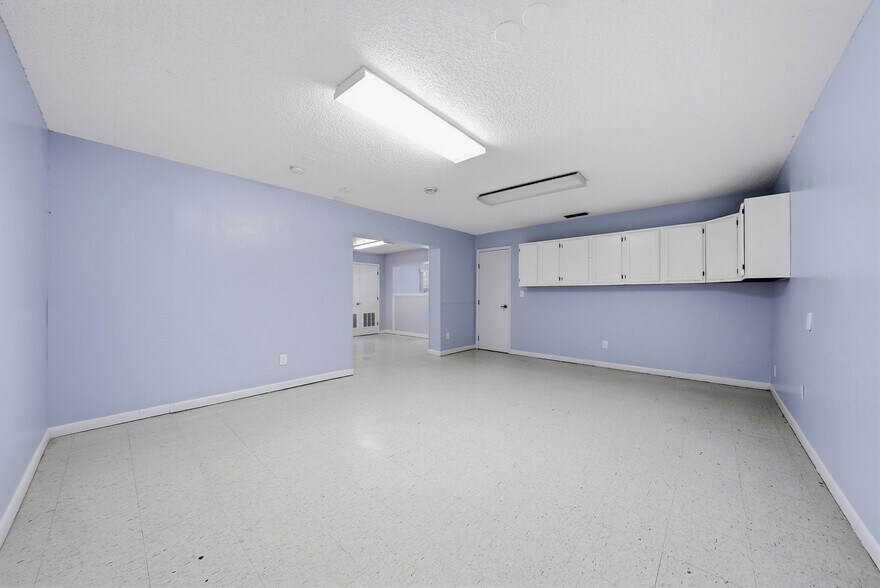 More Photos Of 2886 Whitney Rd, Clearwater Storefront Retail Residential For Sale