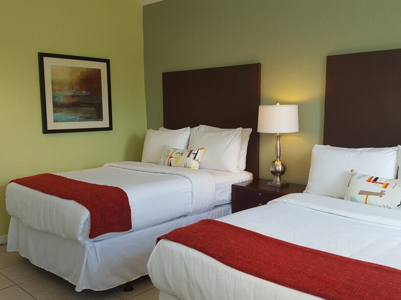 More Photos Of 2133-2209 NE 26th St, Wilton Manors Hotel For Sale