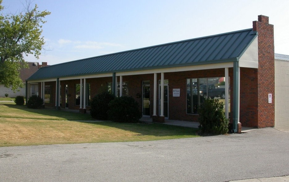 More Photos Of 3433-3439 Lorna Ln, Birmingham Light Distribution For Lease