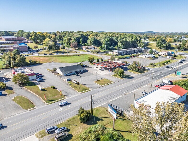 More Photos Of 1617 N Chester St, Gastonia Service Station For Sale