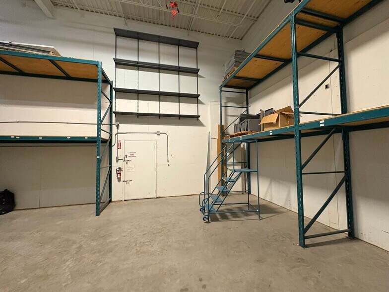 More Photos Of 2747 Chamberland St, Clarence-Rockland Freestanding For Sale