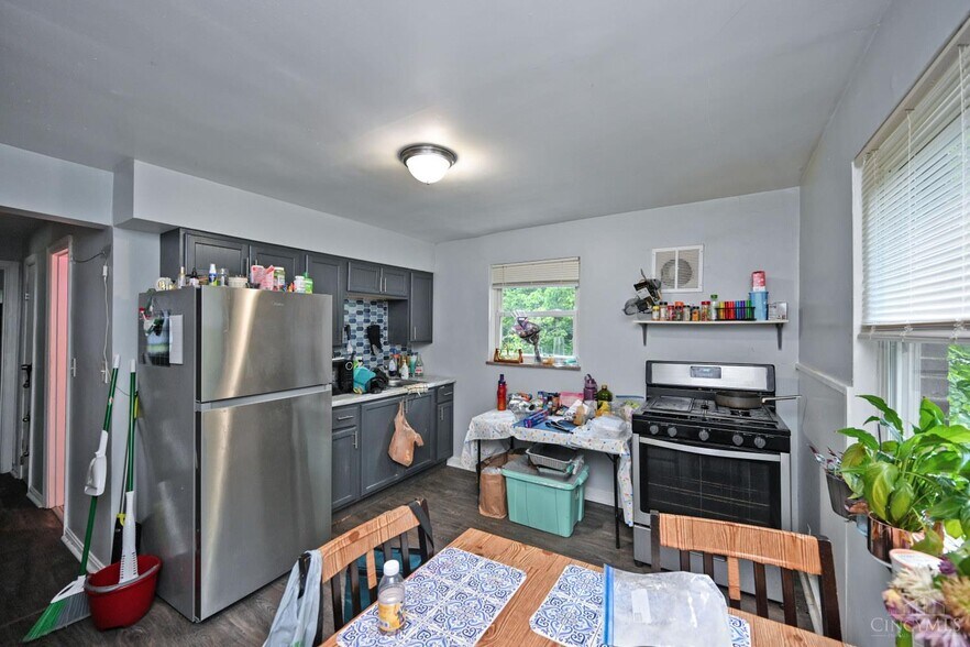 More Photos Of 3143 Saffer St, Cincinnati Apartments For Sale