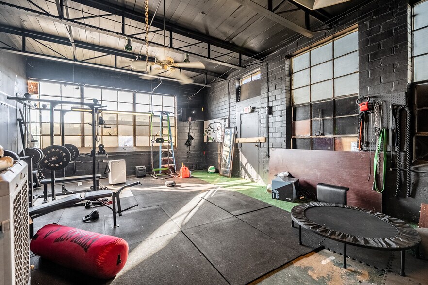 More Photos Of 601 W 4th St, North Little Rock Light Manufacturing For Sale