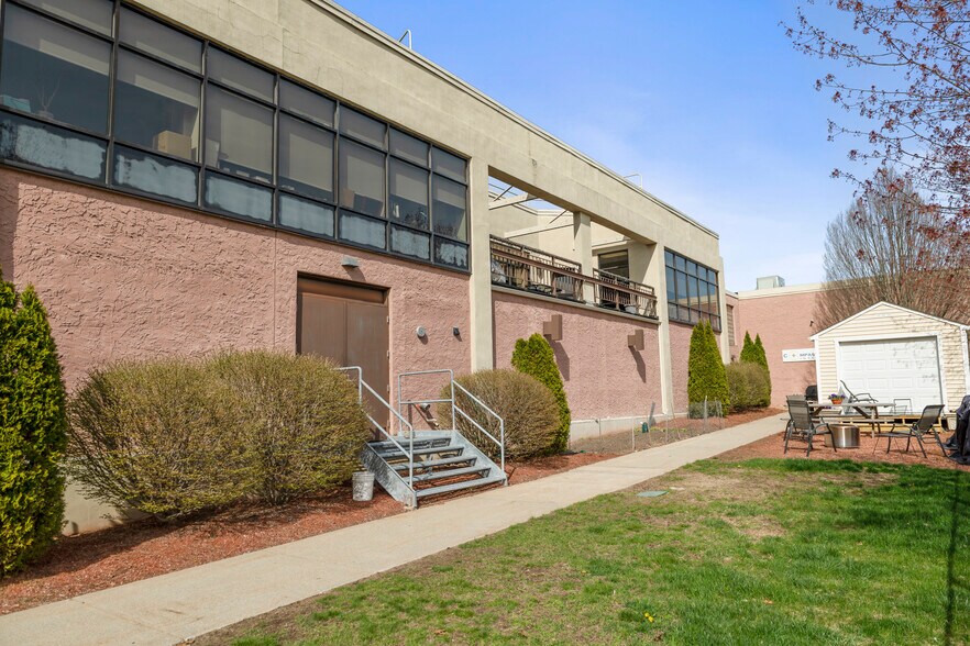 More Photos Of 890 East St, Tewksbury Light Manufacturing For Lease