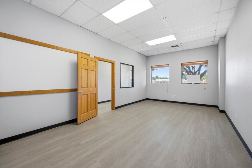 More Photos Of 449-477 Denver Ave, Loveland Light Distribution For Lease
