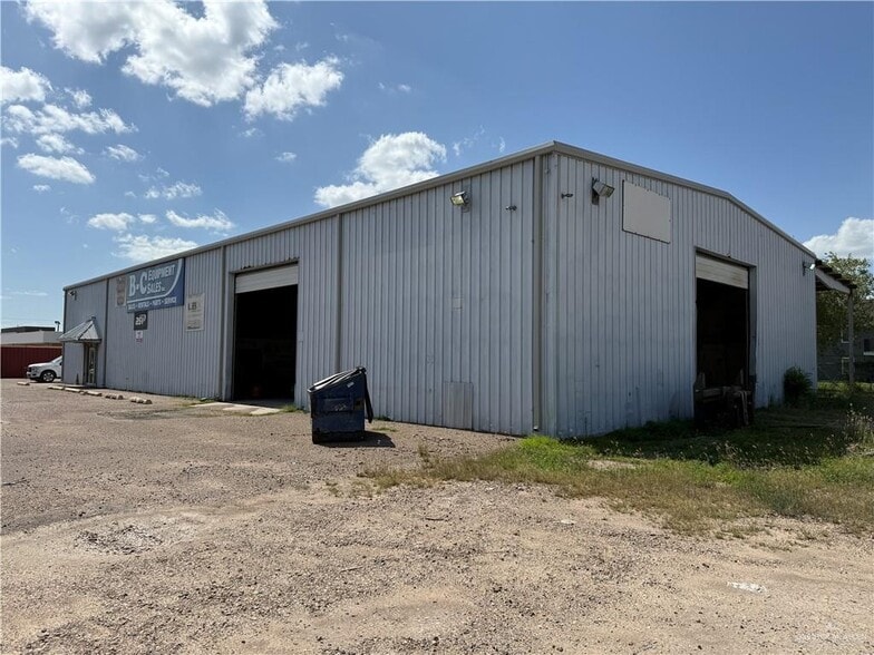 More Photos Of 110 E Expressway 83, La Feria Warehouse For Sale