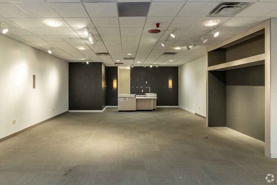 More Photos Of 333 Apache Mall, Rochester Unknown For Sale