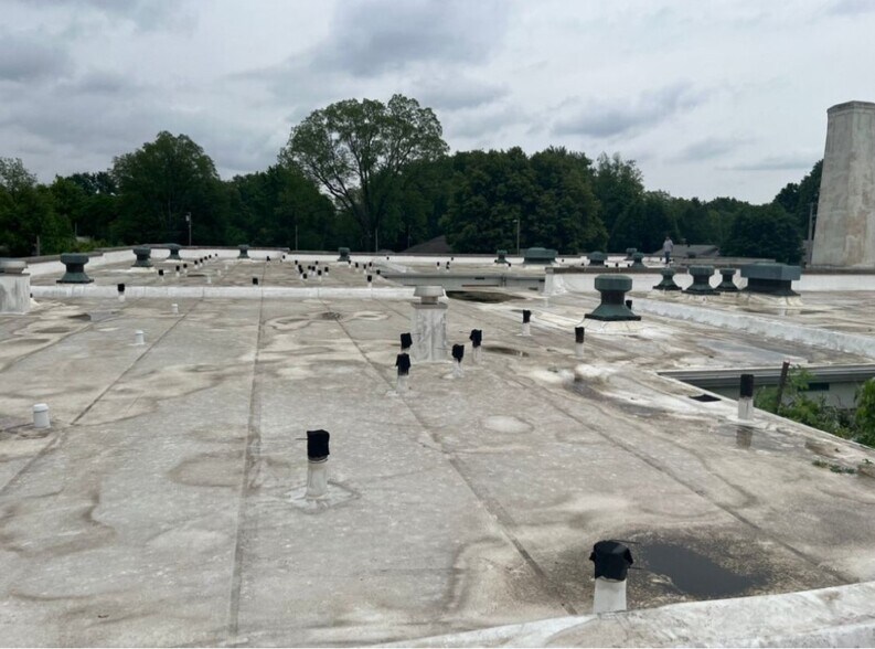 More Photos Of 400 W Webb St, Carmi Rehabilitation Center For Sale