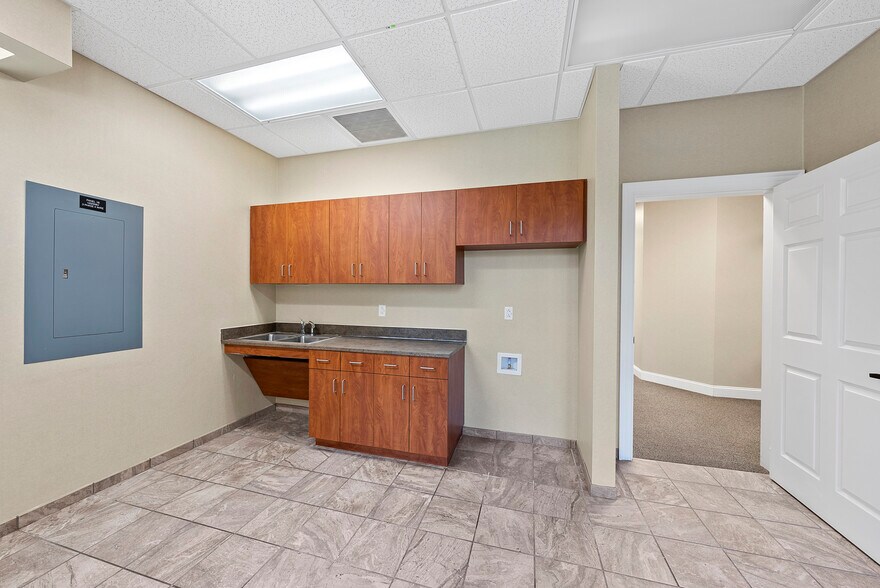 More Photos Of 701 Mutual Ct, Raleigh Office For Sale
