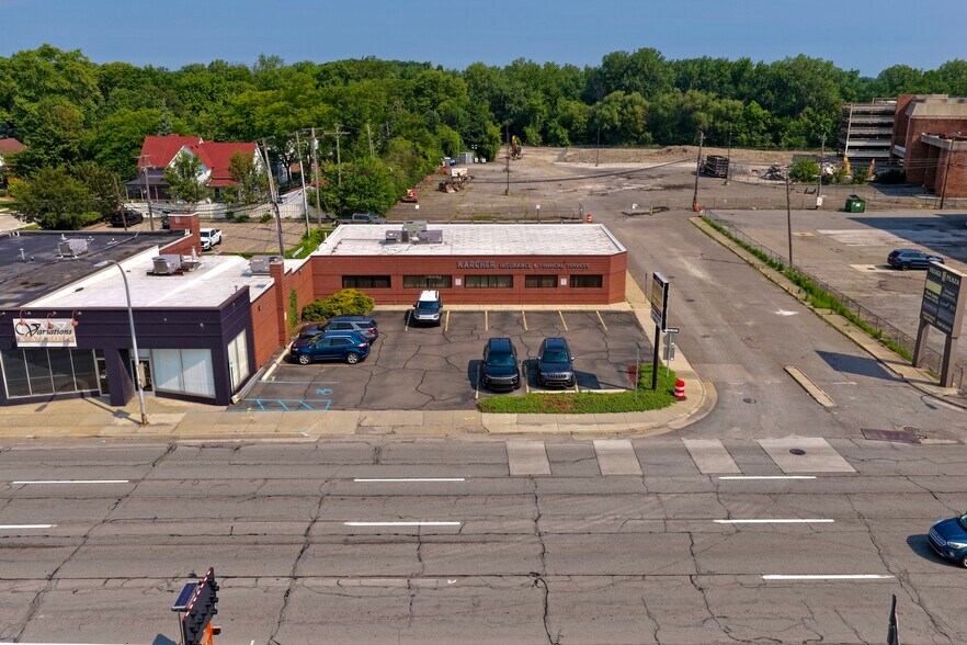 More Photos Of 23498-23520 Michigan Ave, Dearborn Office For Lease