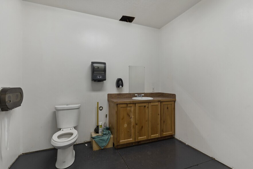 More Photos Of 1545 S 1100 W, Ogden Warehouse For Lease