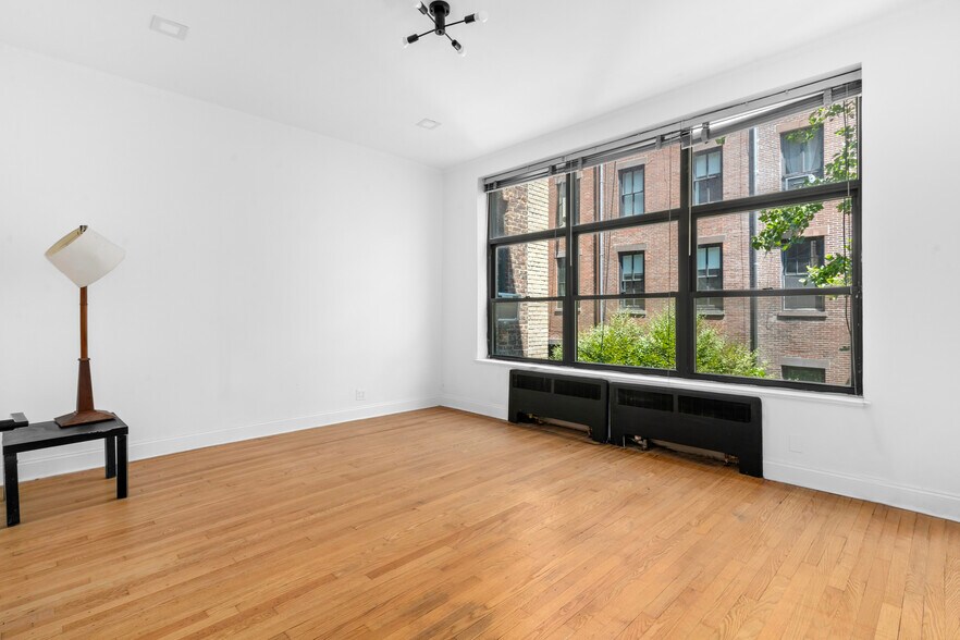 More Photos Of 33 W Ninth St, New York Apartments For Sale