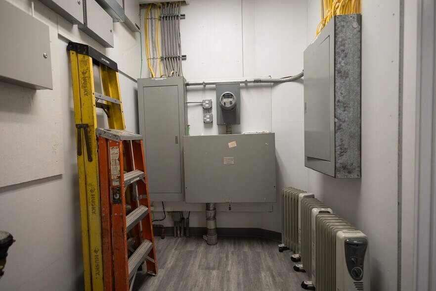 More Photos Of 190 Tenby Chase Dr, Delran Office For Lease