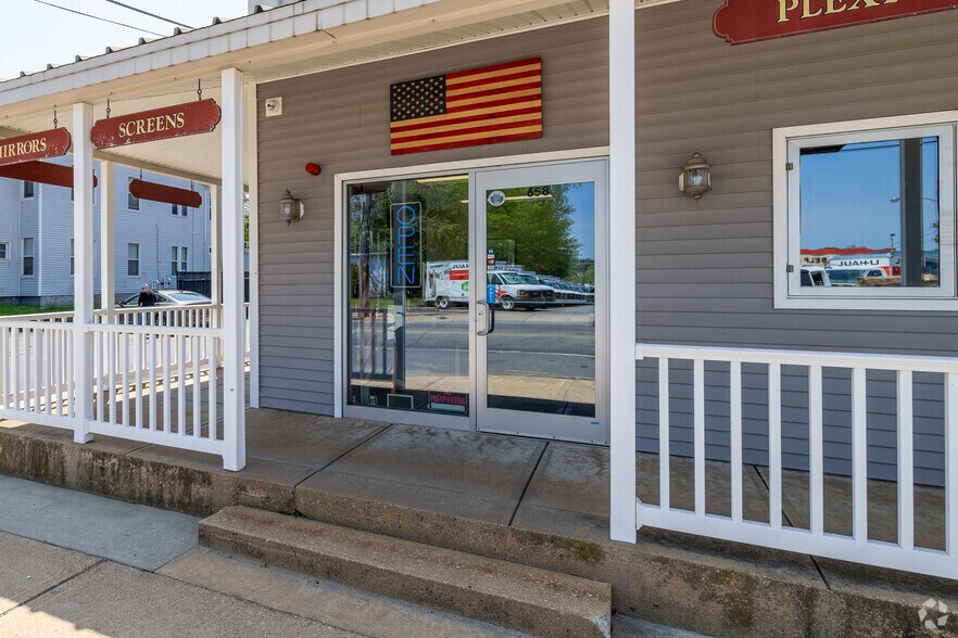 More Photos Of 658 N Main St, Brockton General Retail For Sale