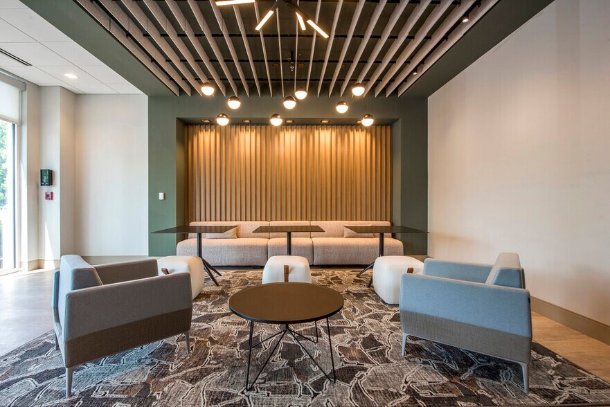 More Photos Of 15640 Don Lochman Ln, Charlotte Office For Sale