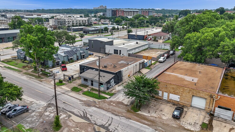 More Photos Of 914 W Commerce St, Dallas Showroom For Lease