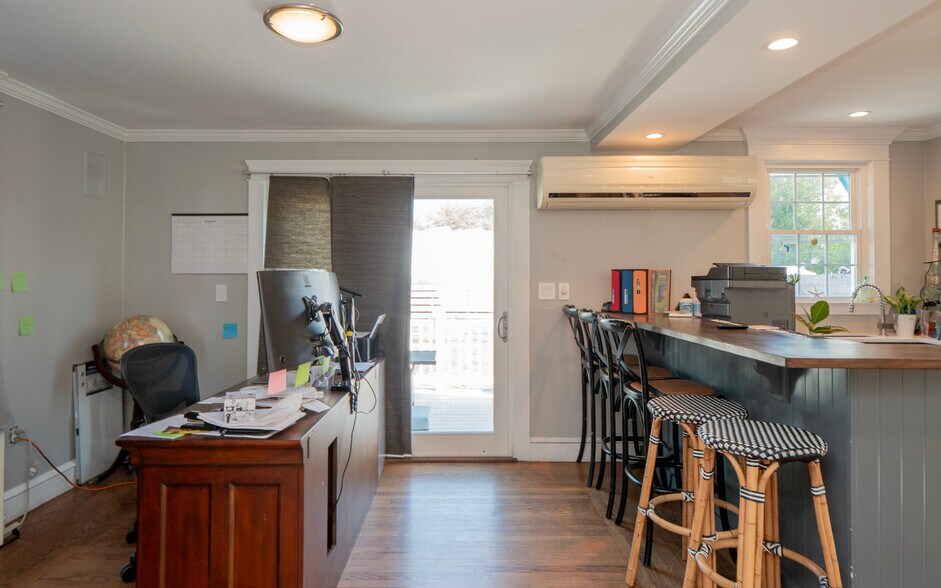 More Photos Of 999 Aquidneck Ave, Middletown Flex For Sale